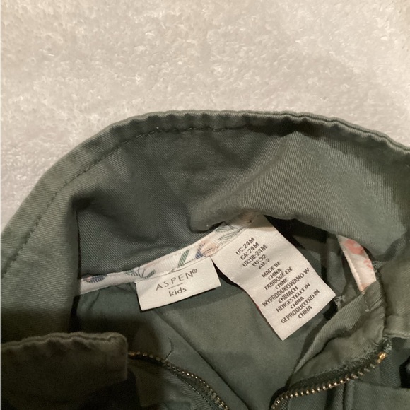 ASPEN KIDS KHAKI GREEN SLEEVELESS ZIP ELASTIC TIE VEST SZ. 24M - Picture 6 of 13